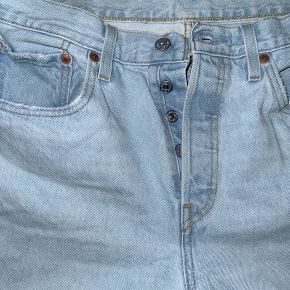 Levis Light Blue Denim Jeans - Picture 3 of 4